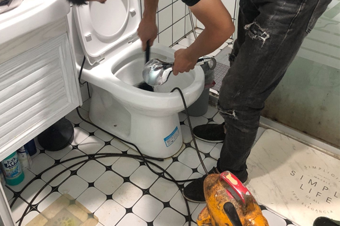 托克逊疏通下水道