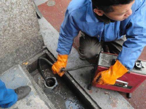 托克逊疏通下水道