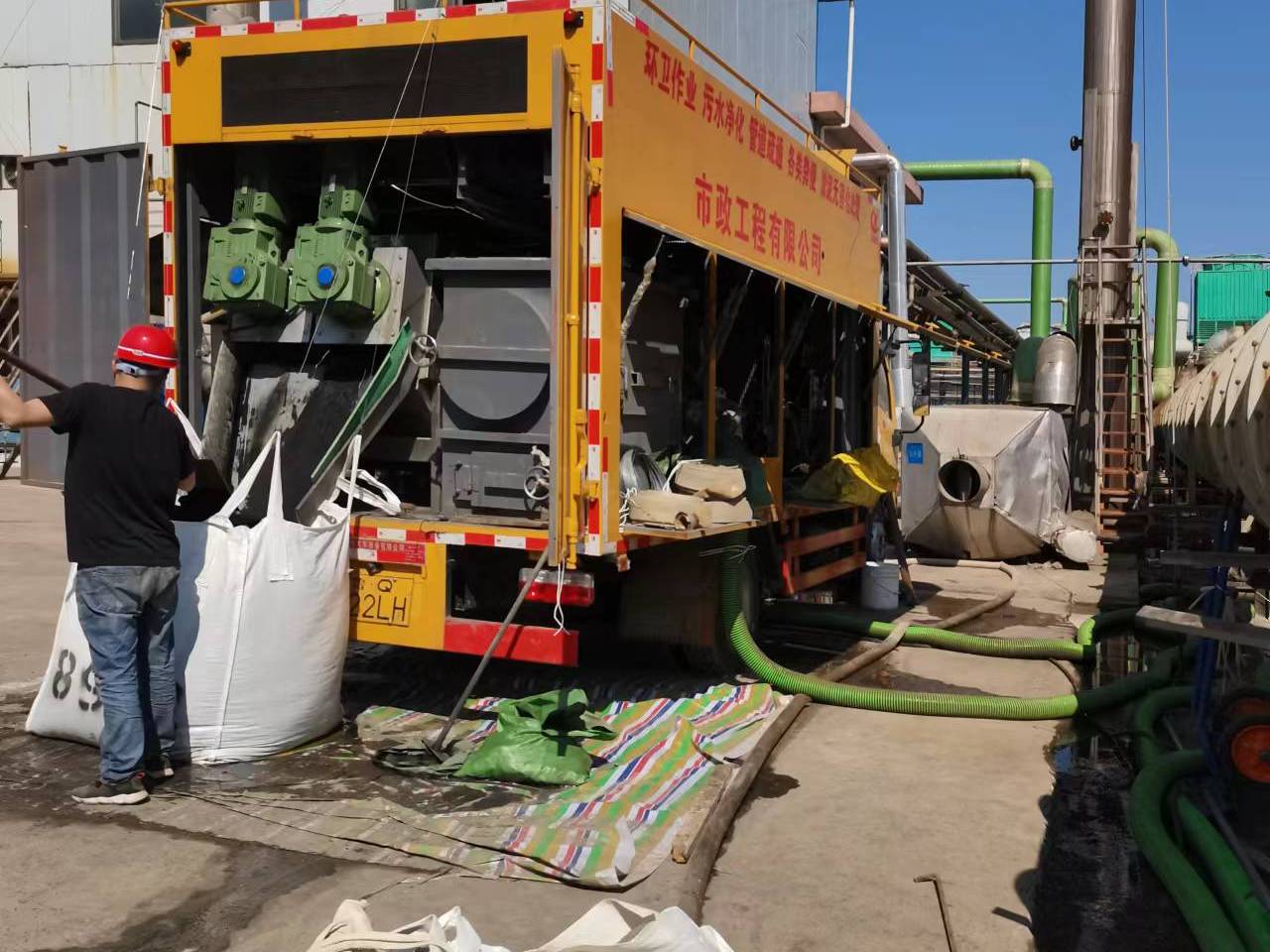 托克逊淤泥压干处理