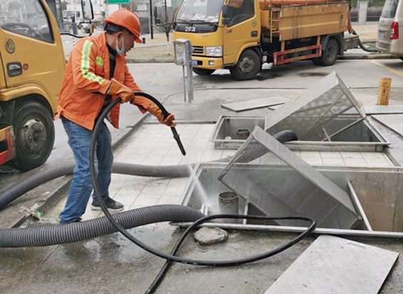 托克逊隔油池清理